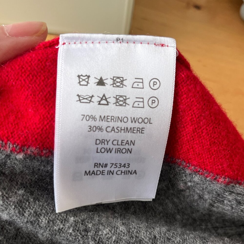 Tahari Gray Merino Wool/Cashmere Poncho One Size - Picture 6 of 6